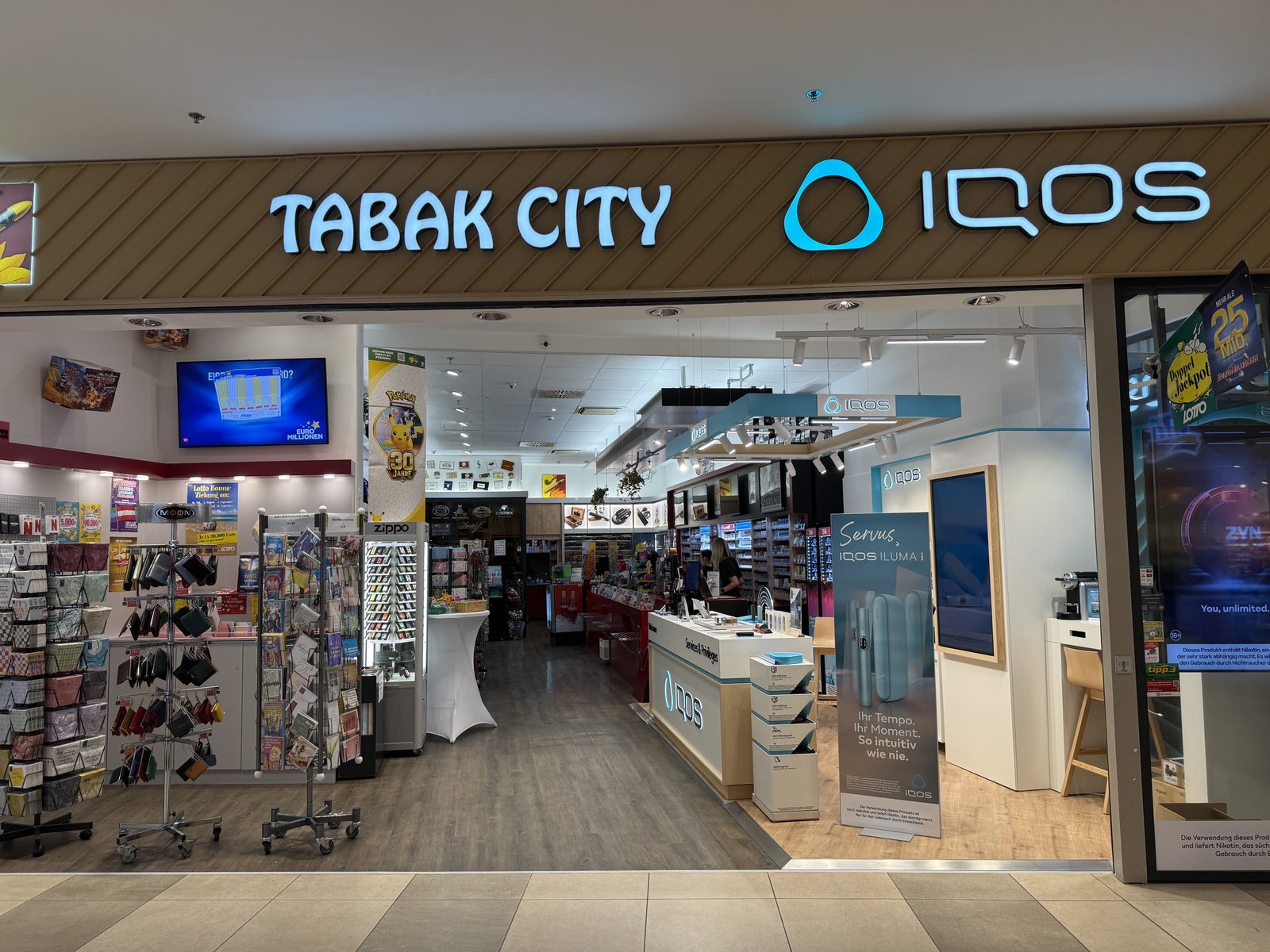 Entrance and sales area of Tabakcity in the Shopping City Seiersberg
